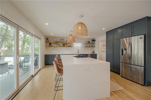 7626 canterbury Drive, Prairie Village, KS 66208