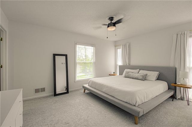 7626 canterbury Drive, Prairie Village, KS 66208
