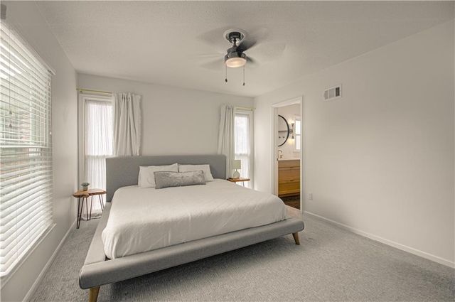 7626 canterbury Drive, Prairie Village, KS 66208