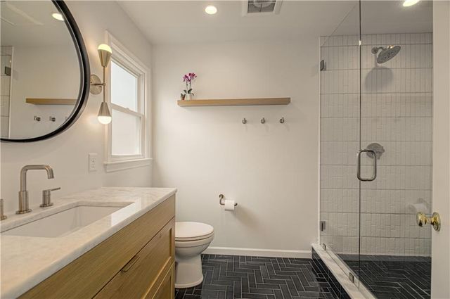 7626 canterbury Drive, Prairie Village, KS 66208