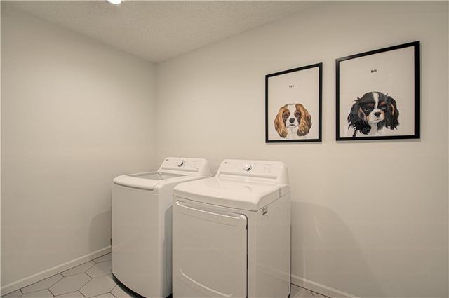 7626 canterbury Drive, Prairie Village, KS 66208