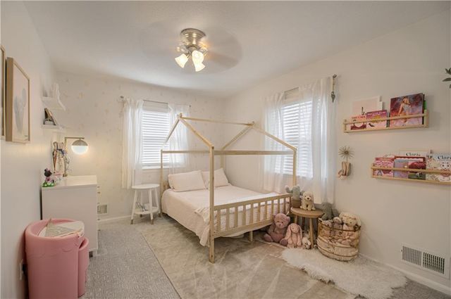 7626 canterbury Drive, Prairie Village, KS 66208