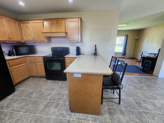 3727 S Garfield Road, Auburn, MI 48611