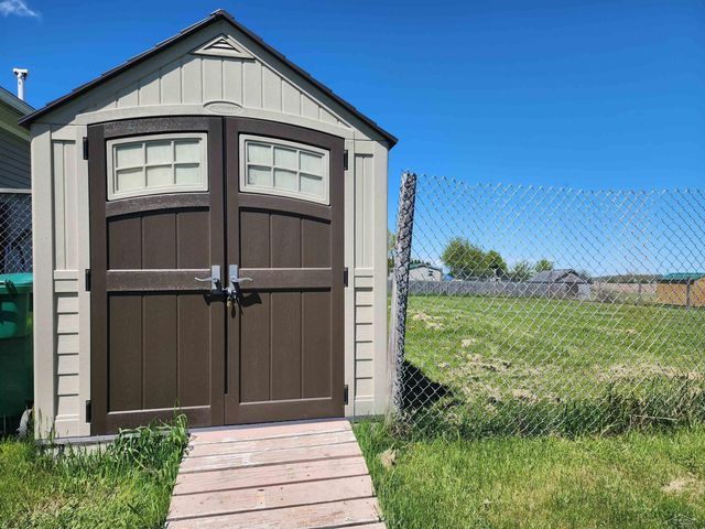 3727 S Garfield Road, Auburn, MI 48611