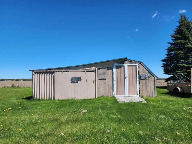 3727 S Garfield Road, Auburn, MI 48611