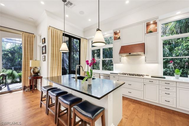 18051 Lagos WAY, Naples, FL 34110