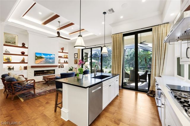 18051 Lagos WAY, Naples, FL 34110