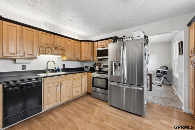 3512 Leawood Drive, Bellevue, NE 68123