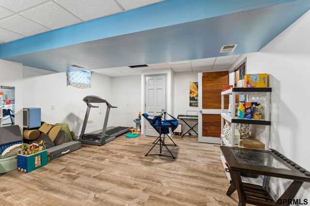 3512 Leawood Drive, Bellevue, NE 68123