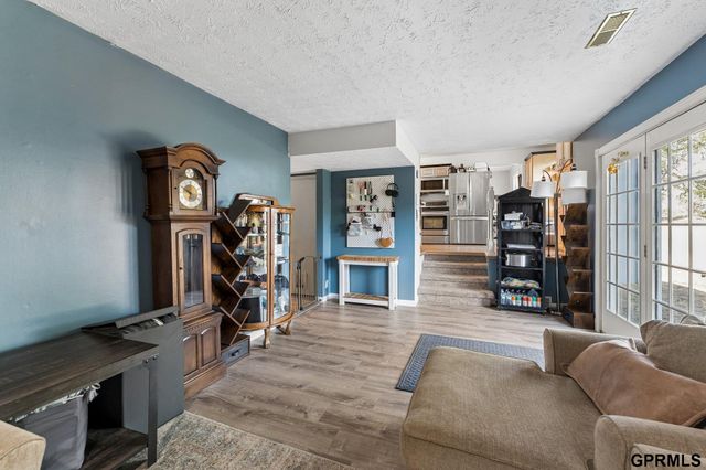 3512 Leawood Drive, Bellevue, NE 68123