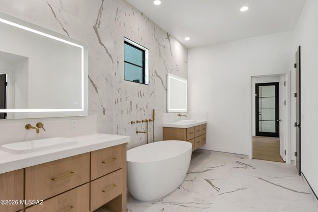 3837 E Calle Cortez, Tucson, AZ 85716