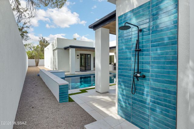 3837 E Calle Cortez, Tucson, AZ 85716