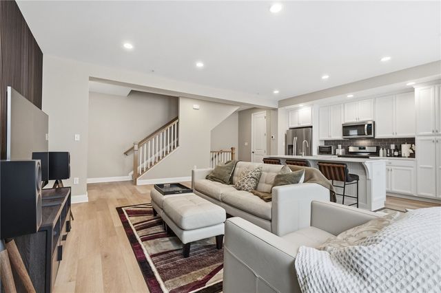 3023 Howell Dr, Bridgeville, PA 15017