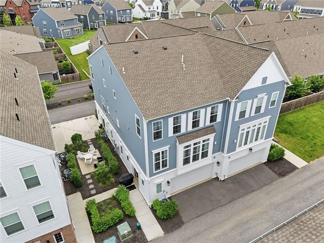 3023 Howell Dr, Bridgeville, PA 15017
