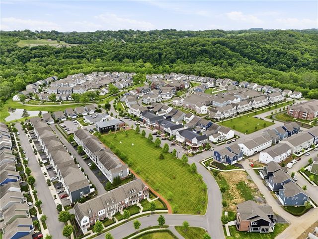 3023 Howell Dr, Bridgeville, PA 15017
