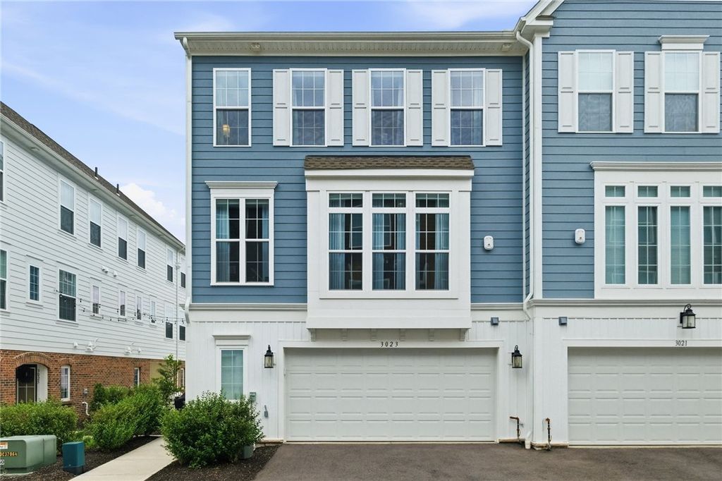 3023 Howell Dr, Bridgeville, PA 15017