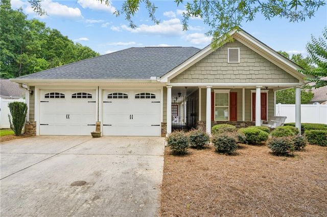 162 Cottage Club Drive, Locust Grove, GA 30248