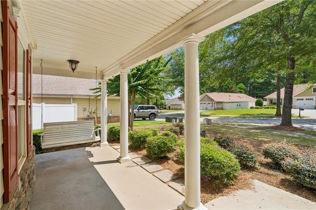 162 Cottage Club Drive, Locust Grove, GA 30248