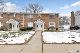 56 Carriage Path South 56, Milford, CT 06460