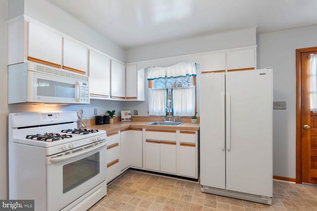 8301 OVERMONT RD, Baltimore, MD 21234