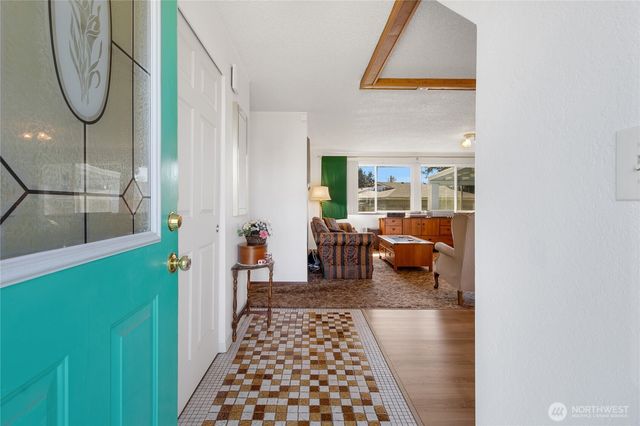 922 140th St E, Tacoma, WA 98445