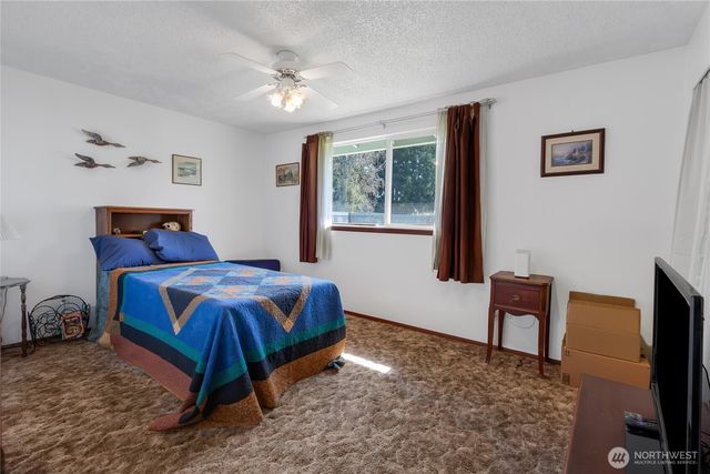 922 140th St E, Tacoma, WA 98445