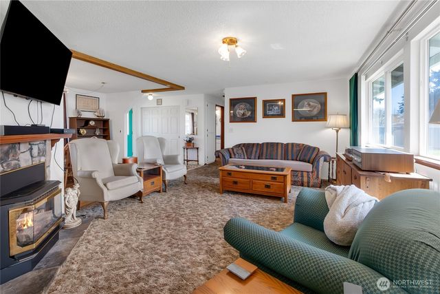 922 140th St E, Tacoma, WA 98445