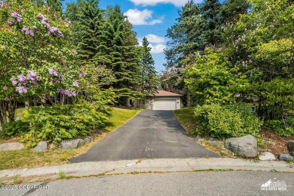 250 Botanical Circle, Anchorage, AK 99515