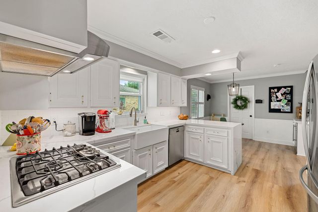 10626 Holly Springs Drive, Houston, TX 77042