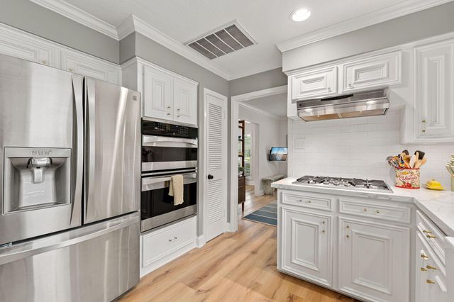 10626 Holly Springs Drive, Houston, TX 77042