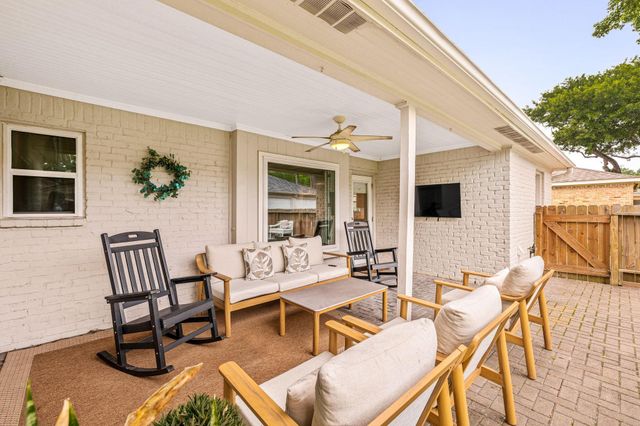 10626 Holly Springs Drive, Houston, TX 77042