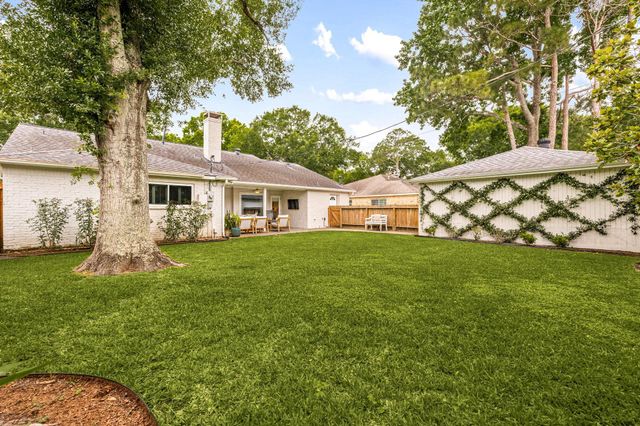 10626 Holly Springs Drive, Houston, TX 77042