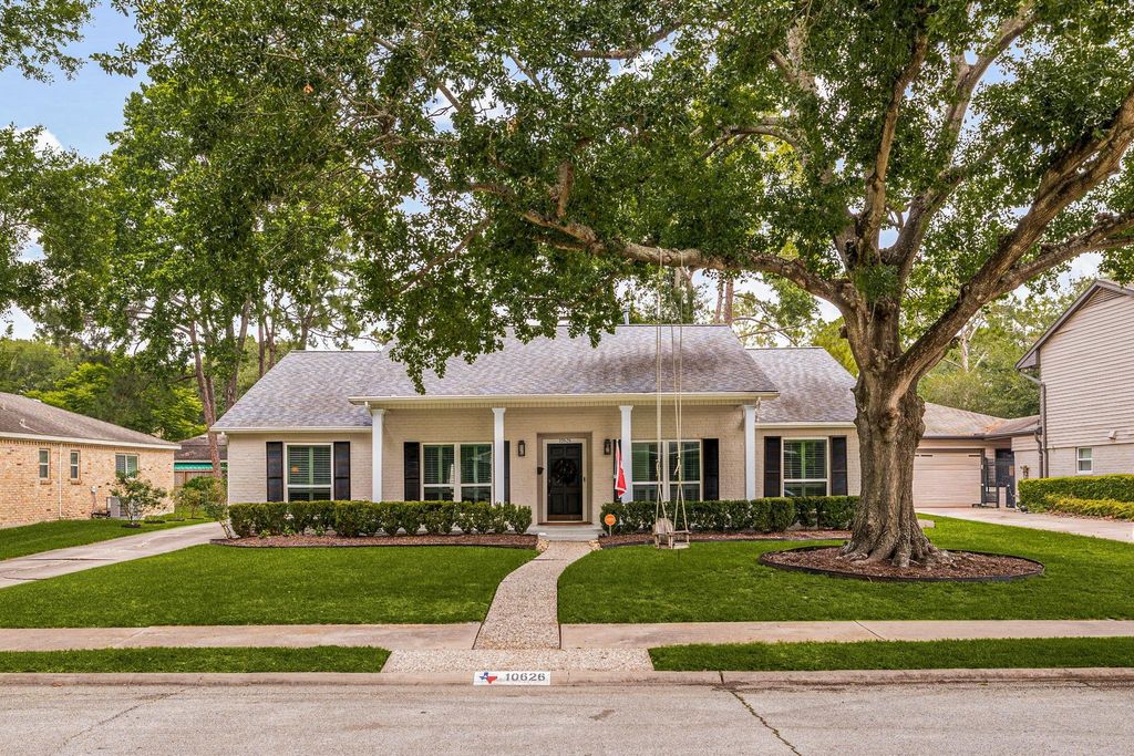 10626 Holly Springs Drive, Houston, TX 77042