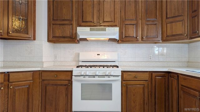 88 Commonwealth Avenue, Buffalo, NY 14216