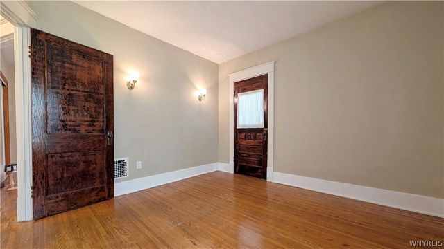 88 Commonwealth Avenue, Buffalo, NY 14216