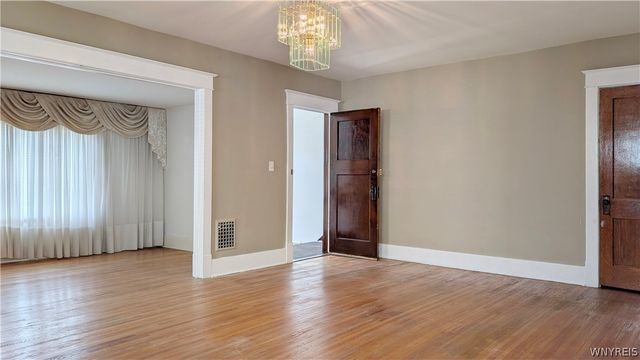 88 Commonwealth Avenue, Buffalo, NY 14216