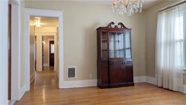 88 Commonwealth Avenue, Buffalo, NY 14216