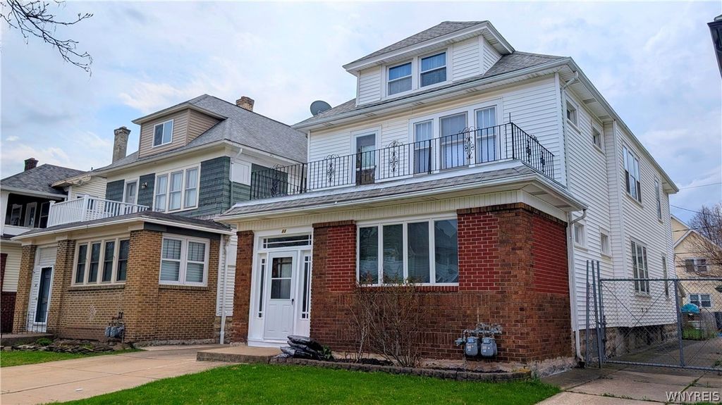88 Commonwealth Avenue, Buffalo, NY 14216