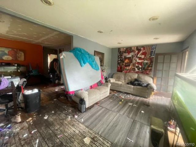 19792 Westphalia Street, Detroit, MI 48205