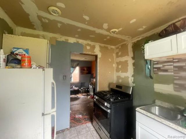 19792 Westphalia Street, Detroit, MI 48205