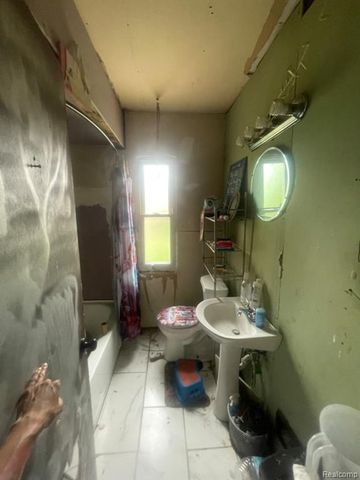 19792 Westphalia Street, Detroit, MI 48205