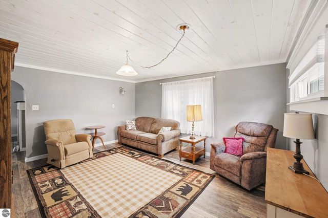 720 Wright Avenue, Alma, MI 48801