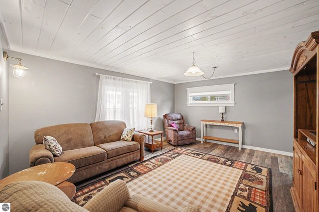 720 Wright Avenue, Alma, MI 48801