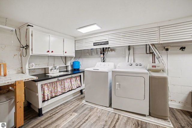 720 Wright Avenue, Alma, MI 48801