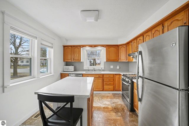 720 Wright Avenue, Alma, MI 48801