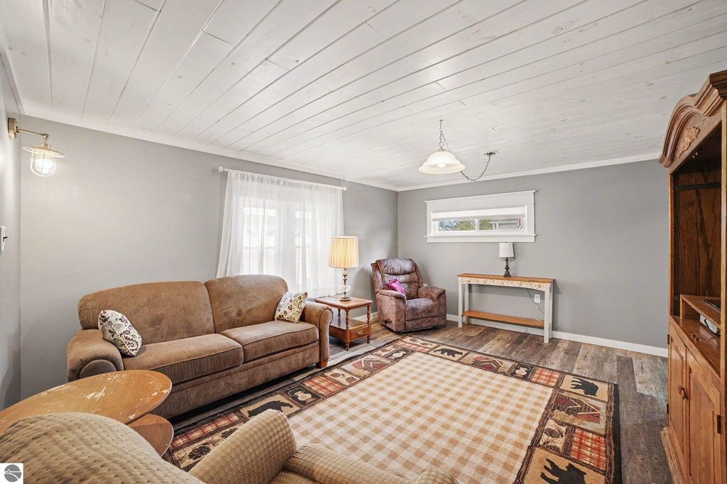 Image 11 of property listing at 720 Wright Avenue, Alma, MI 48801