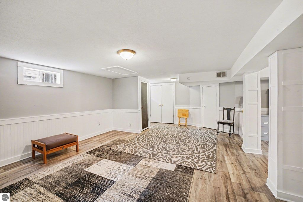 Image 27 of property listing at 720 Wright Avenue, Alma, MI 48801