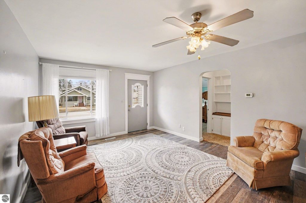 Image 3 of property listing at 720 Wright Avenue, Alma, MI 48801