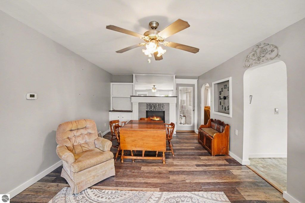 Image 6 of property listing at 720 Wright Avenue, Alma, MI 48801