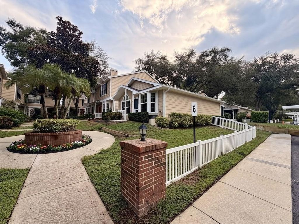 2416 HOUNDS TRAIL, Palm Harbor, FL 34683